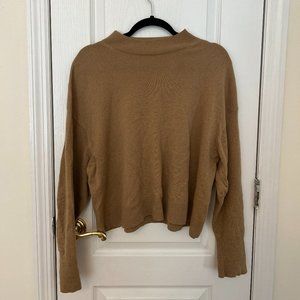 Everlane Cashmere Cropped Mockneck Sweater in Camel